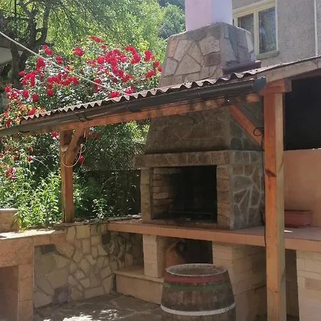 Shipkovo Hills בית הארחה